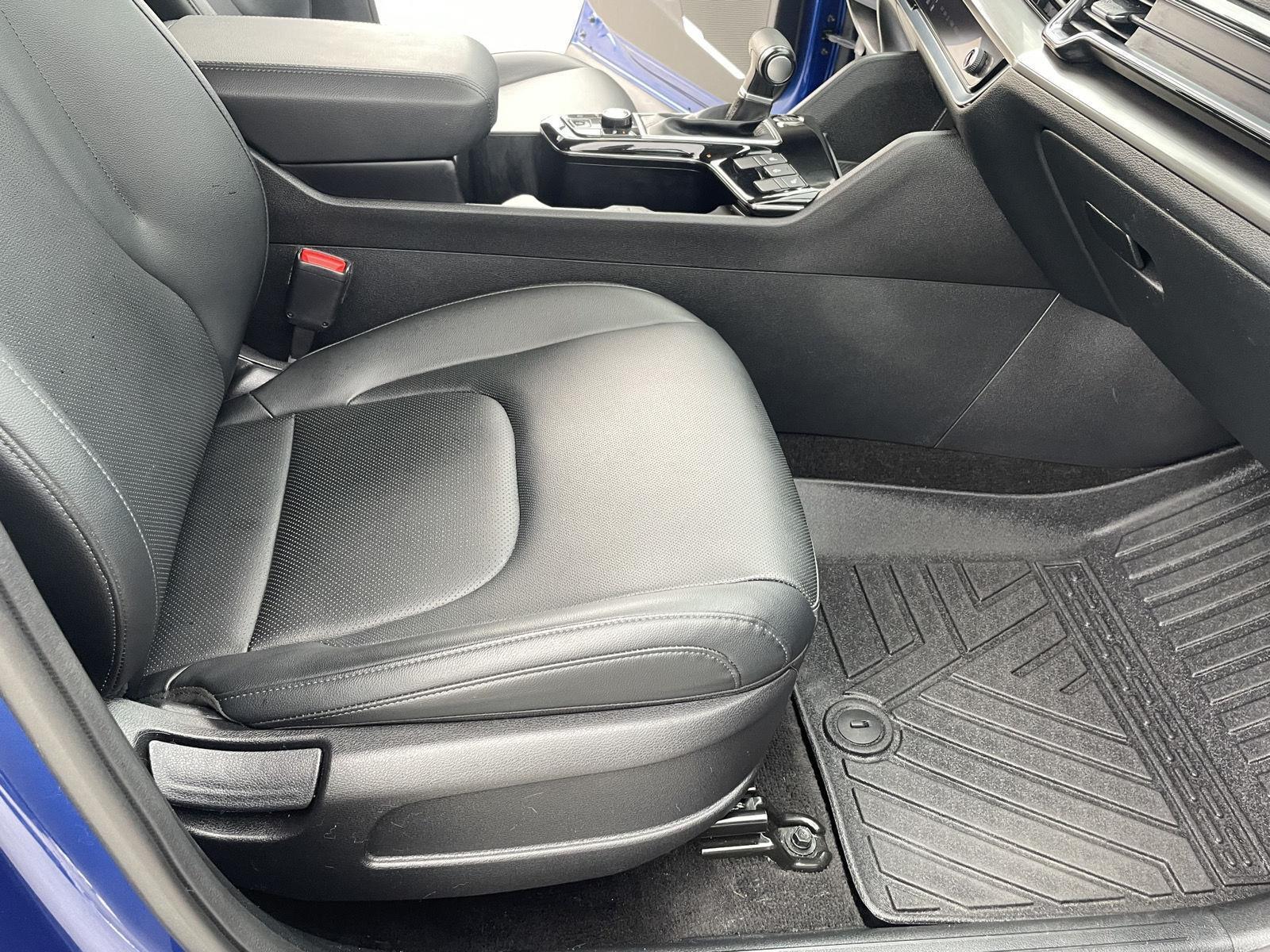 Vehicle photo 19