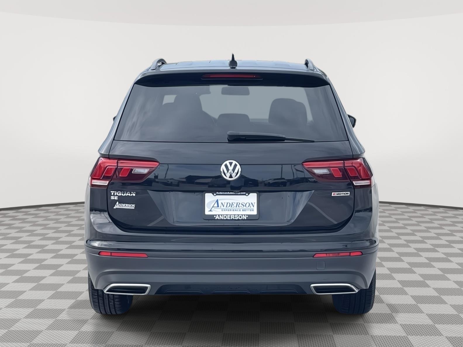 Vehicle photo 5