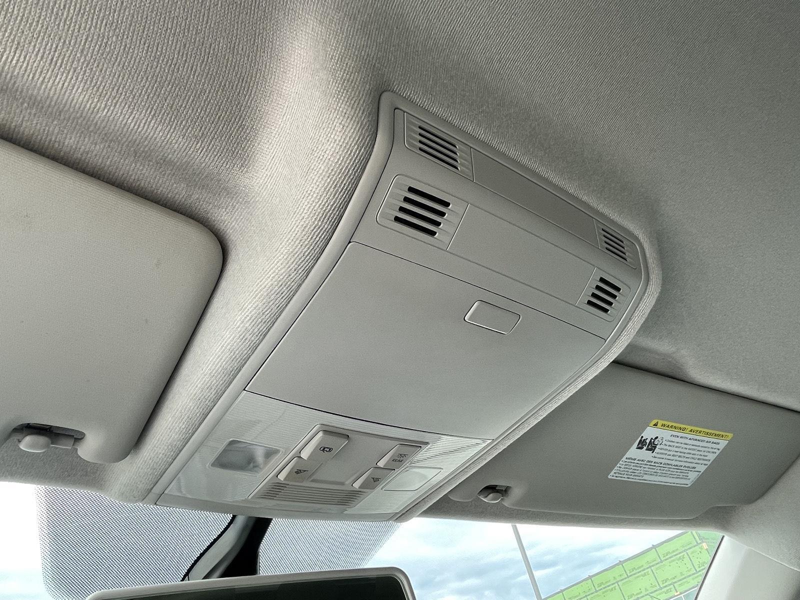 Vehicle photo 16