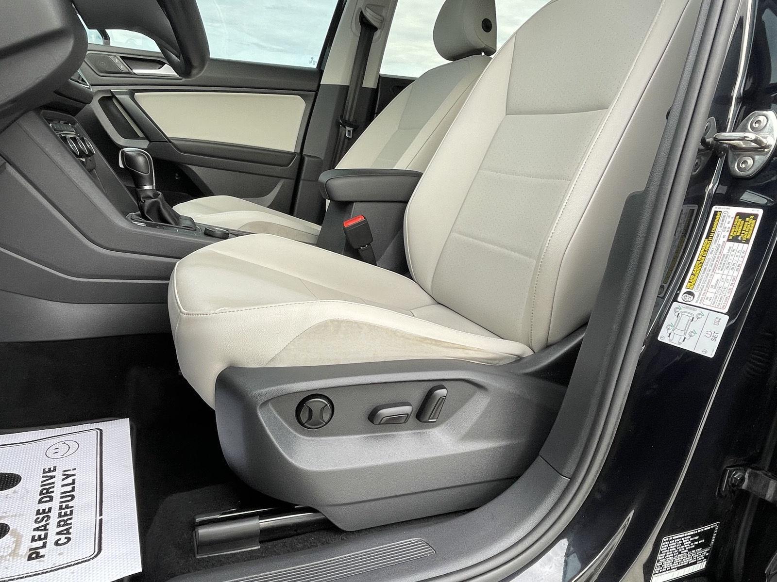Vehicle photo 17