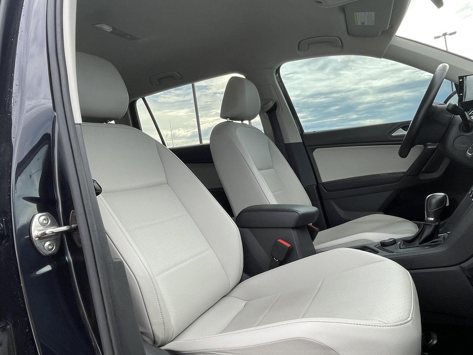 Vehicle photo 21