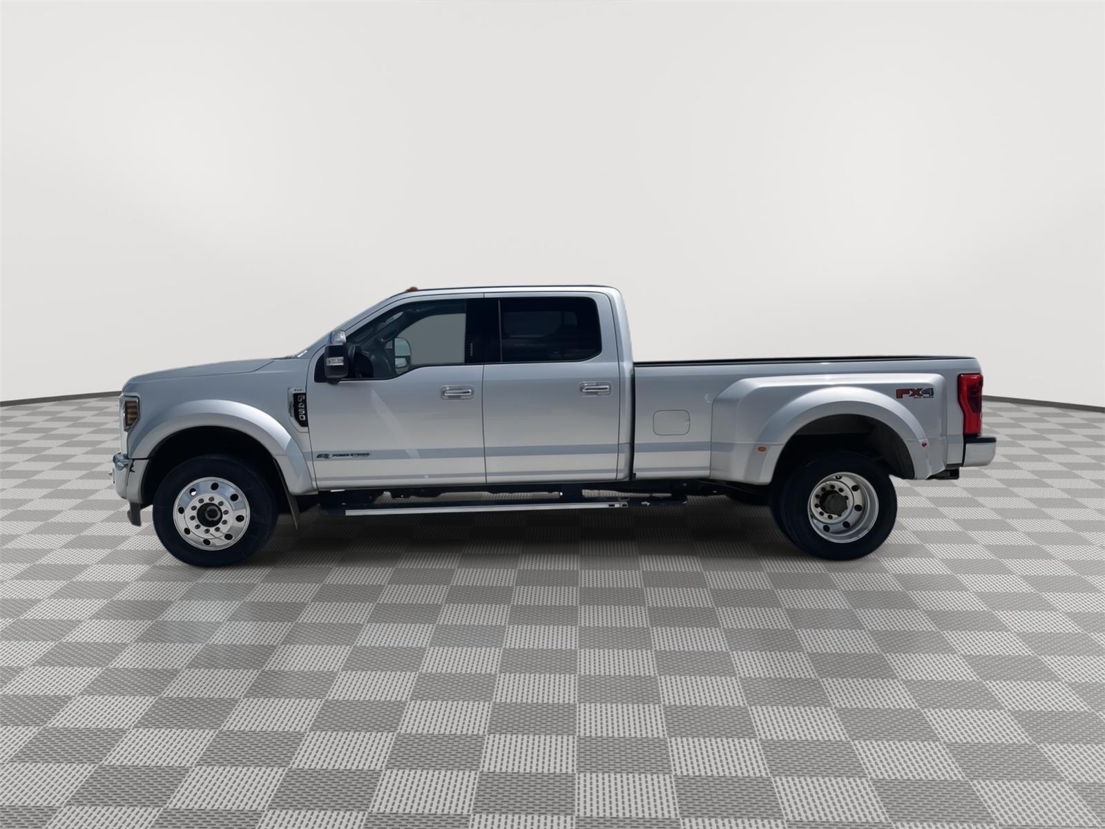 Vehicle photo 2