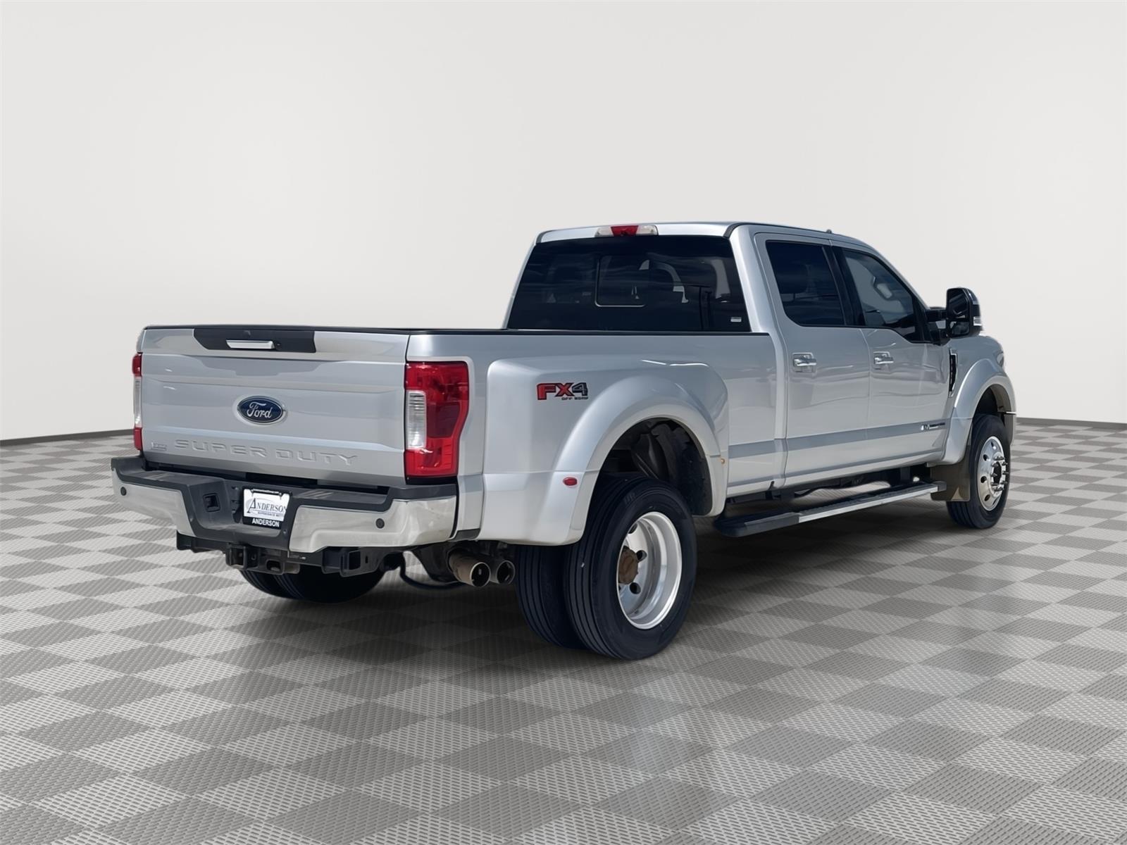 Vehicle photo 6