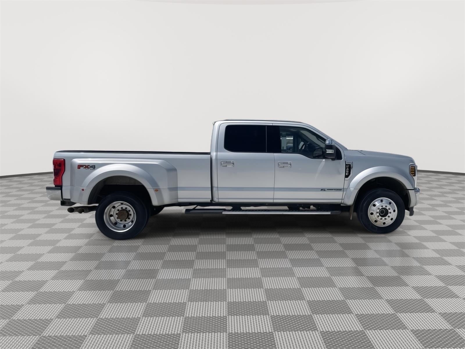 Vehicle photo 7