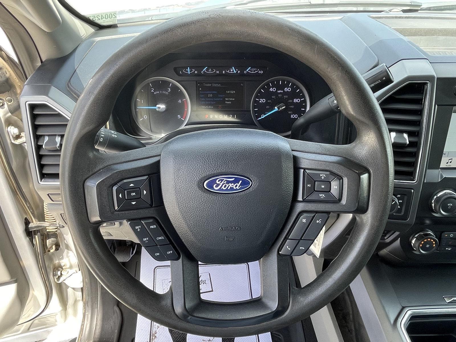 Vehicle photo 13