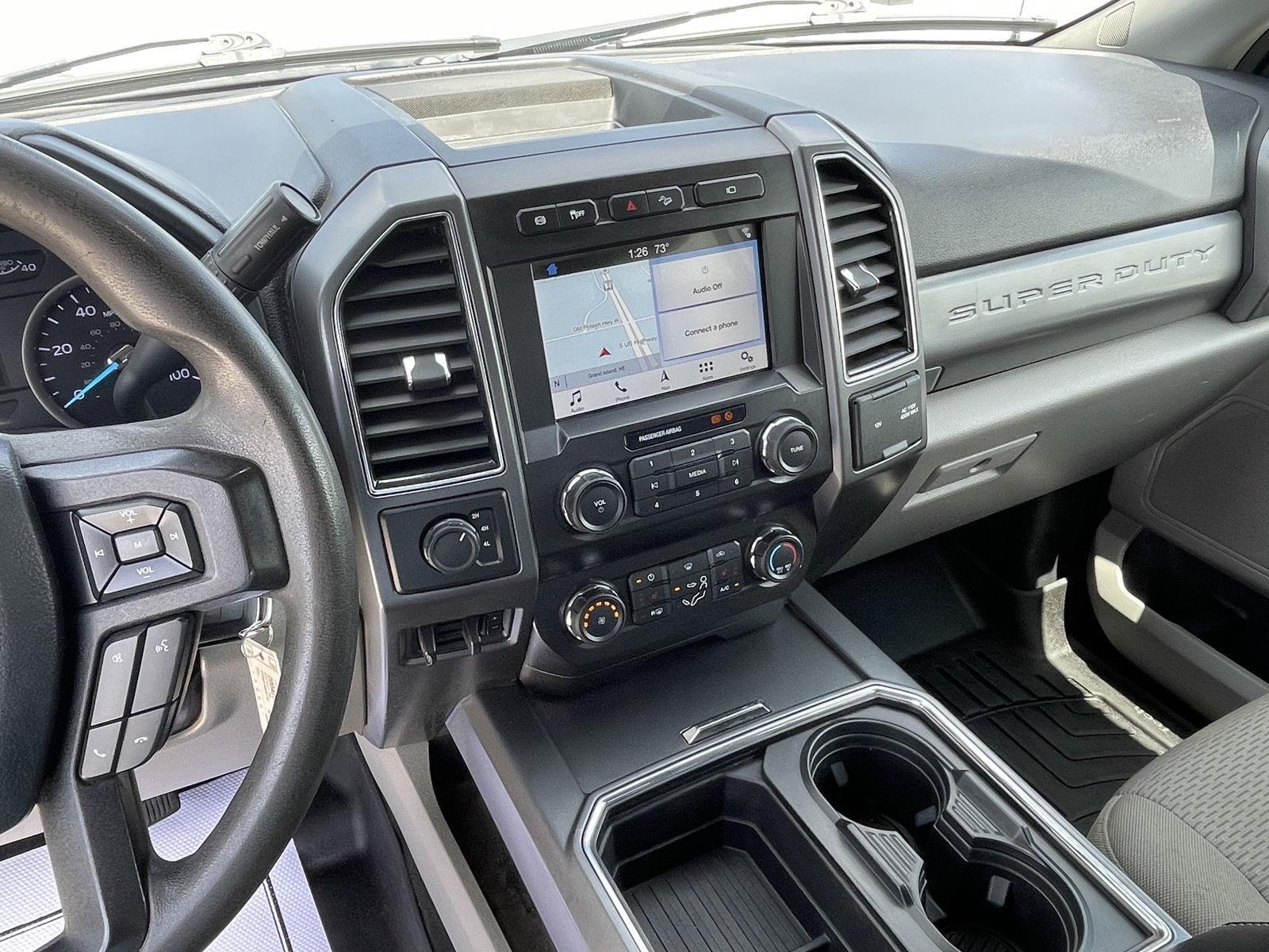 Vehicle photo 14