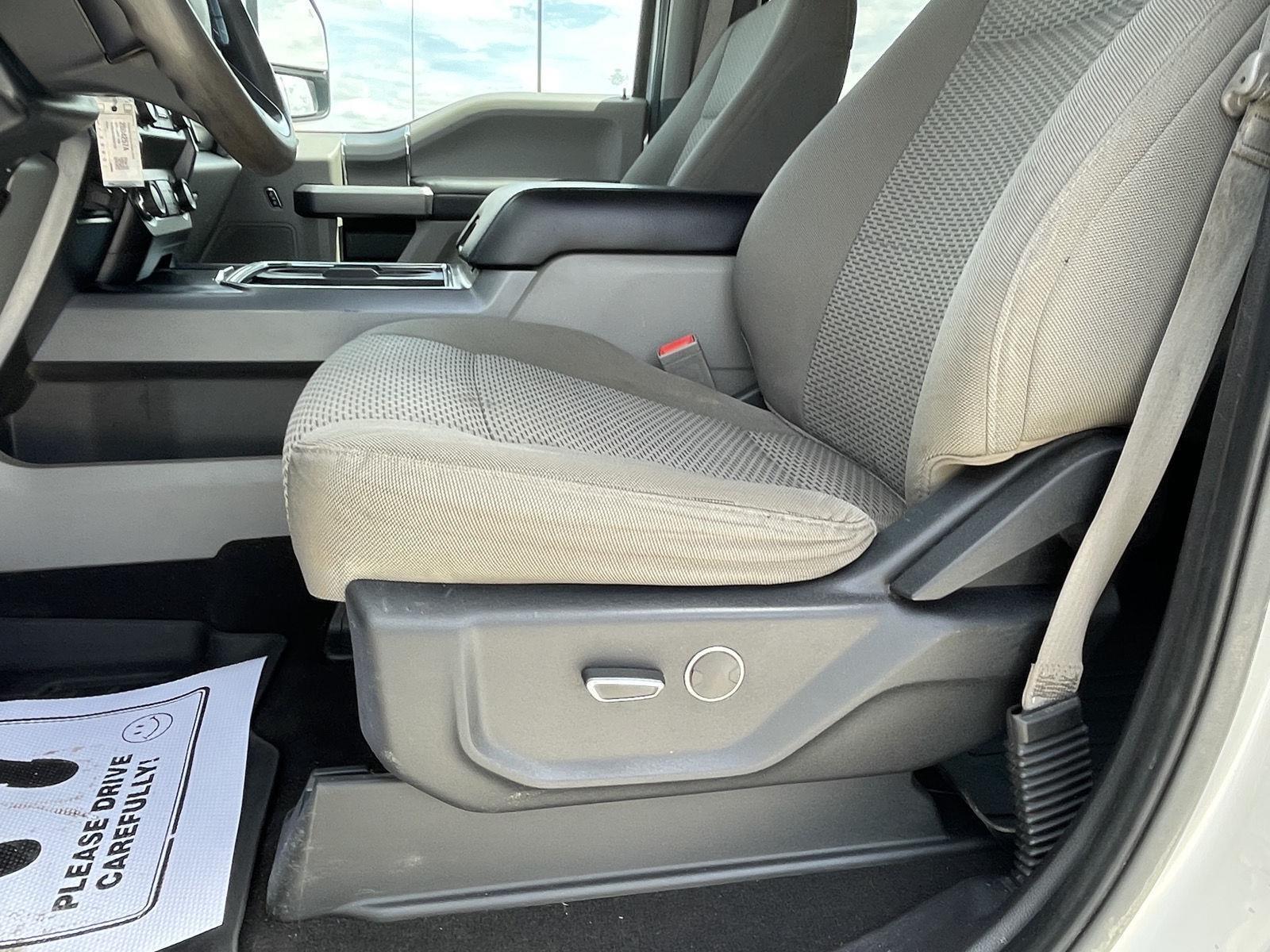 Vehicle photo 17