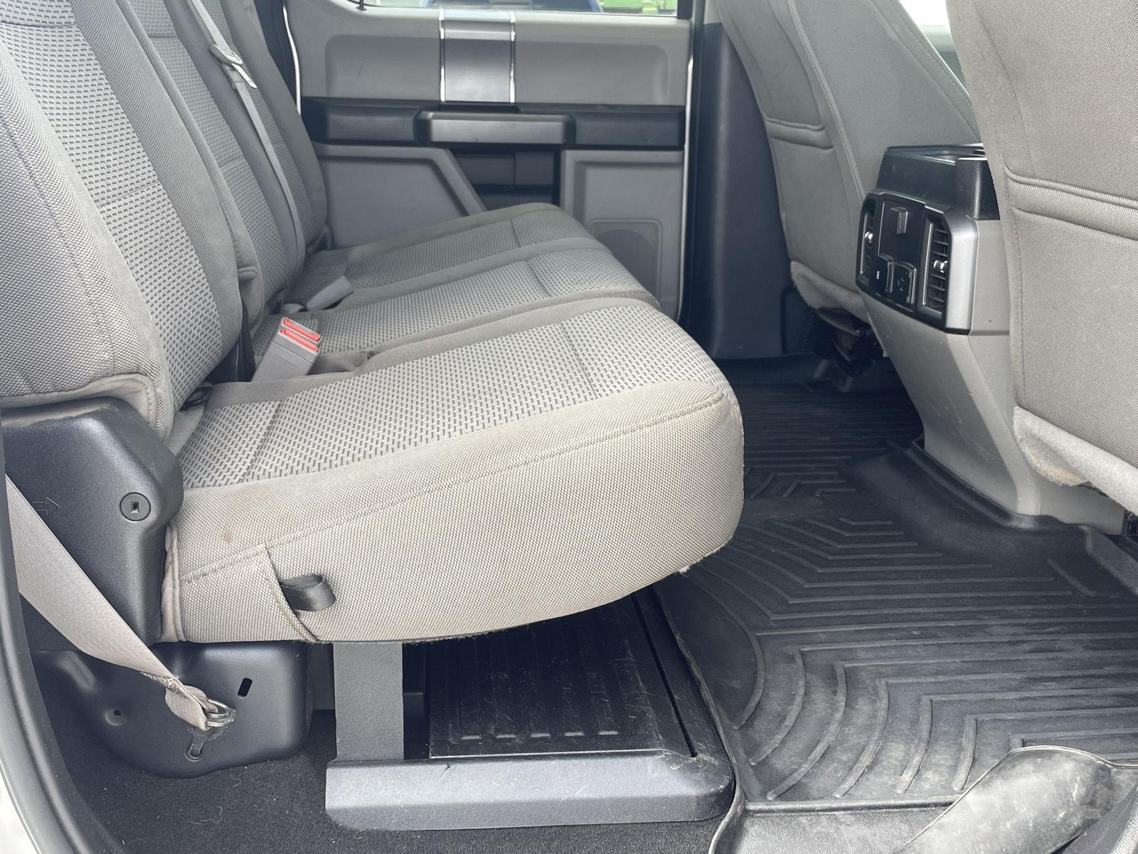 Vehicle photo 18