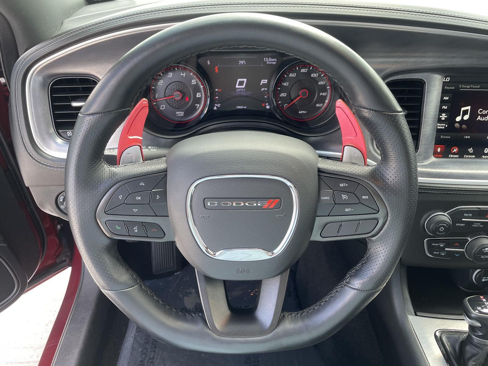 Vehicle photo 13
