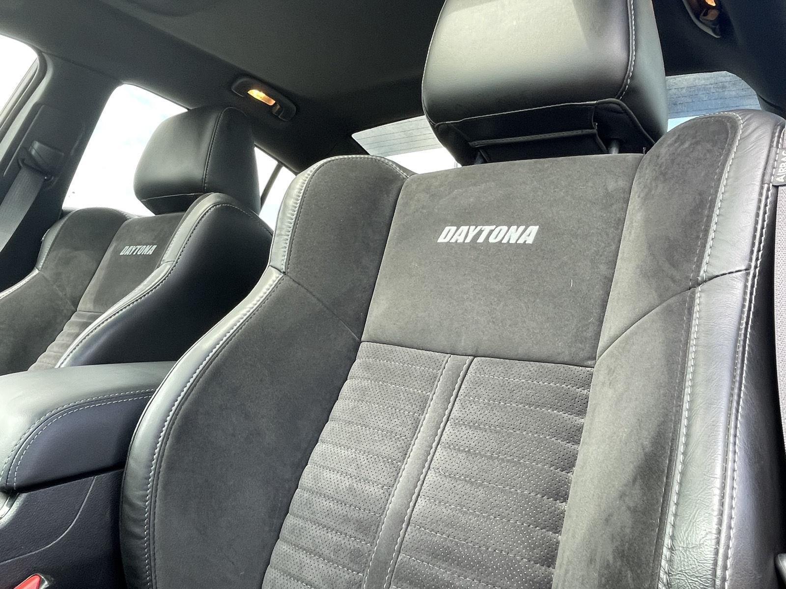 Vehicle photo 18