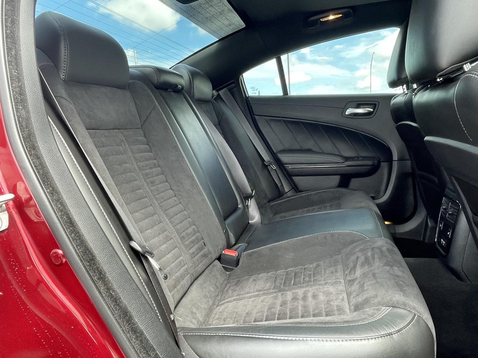Vehicle photo 20