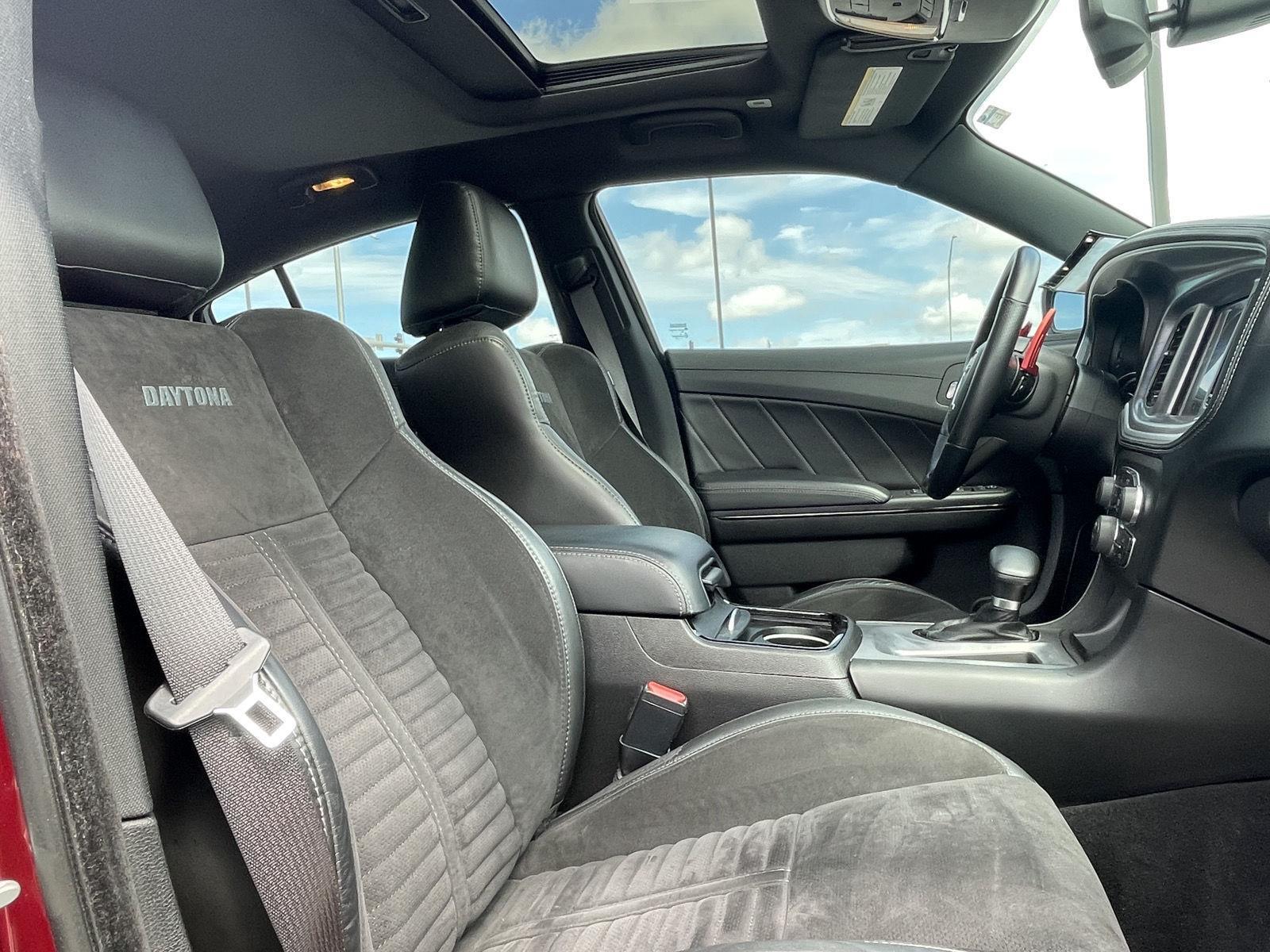 Vehicle photo 22