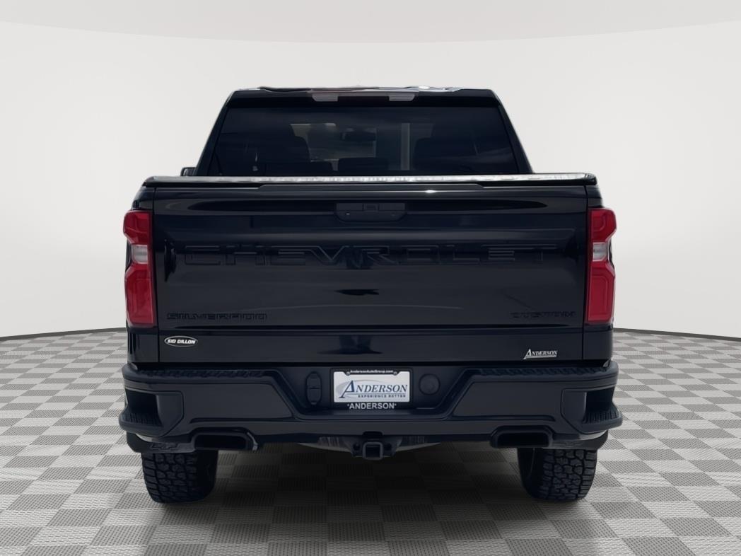 Vehicle photo 5