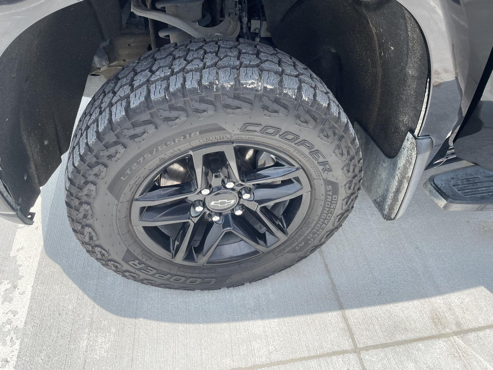 Vehicle photo 10