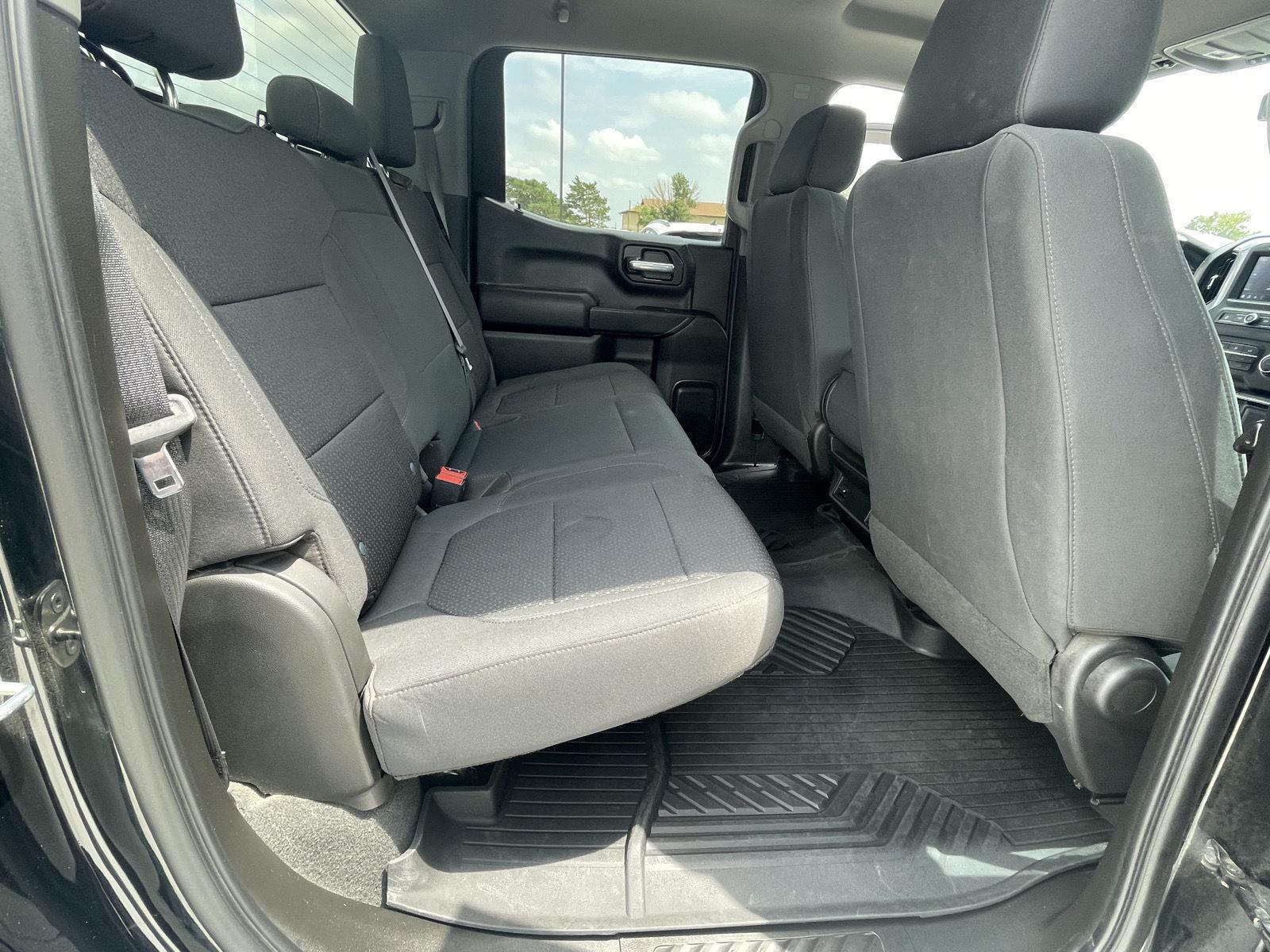 Vehicle photo 16