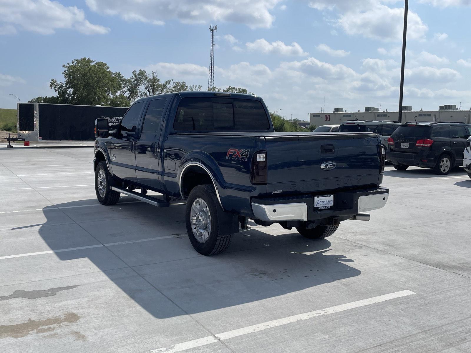 Vehicle photo 4