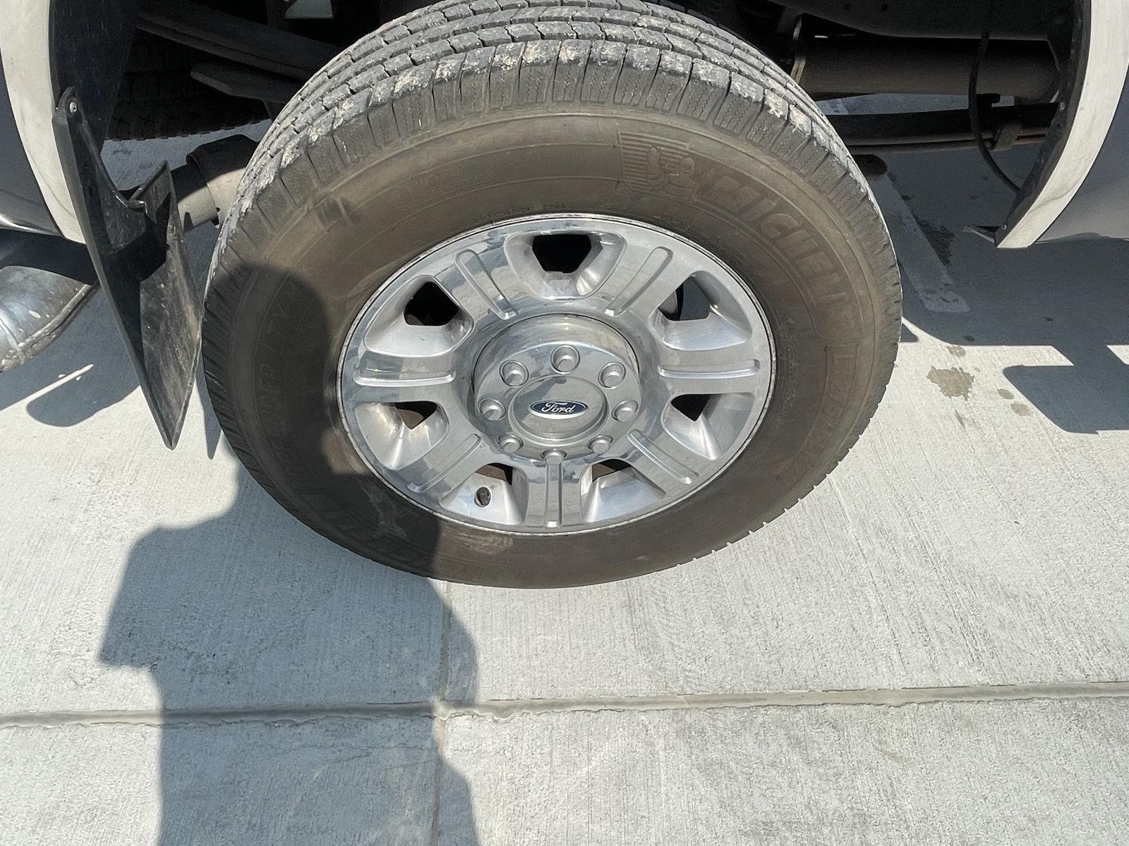 Vehicle photo 10