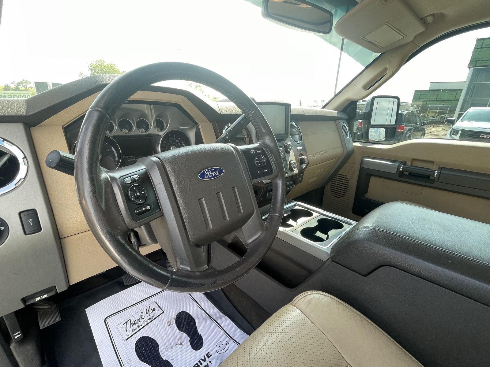 Vehicle photo 14