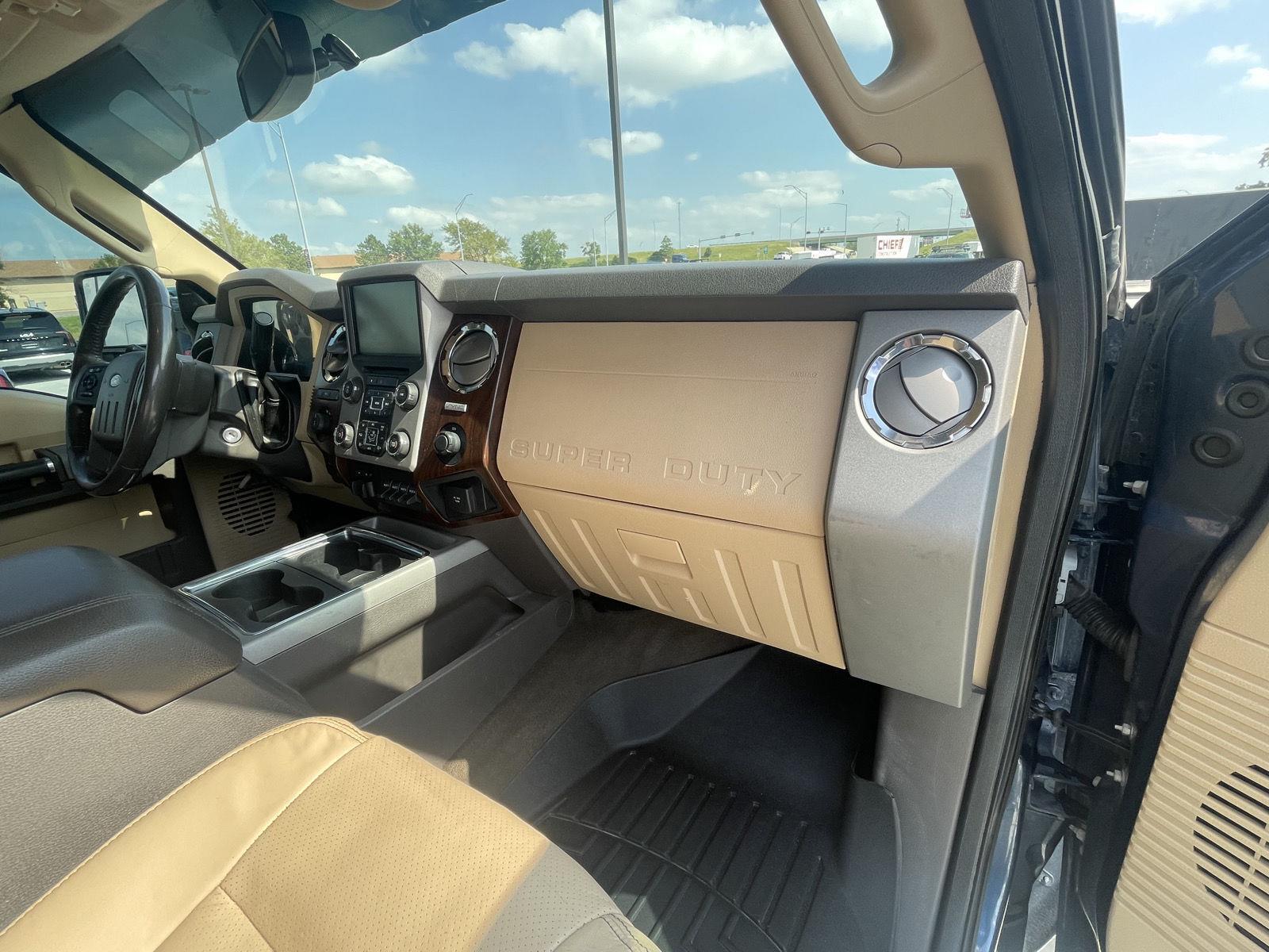 Vehicle photo 18
