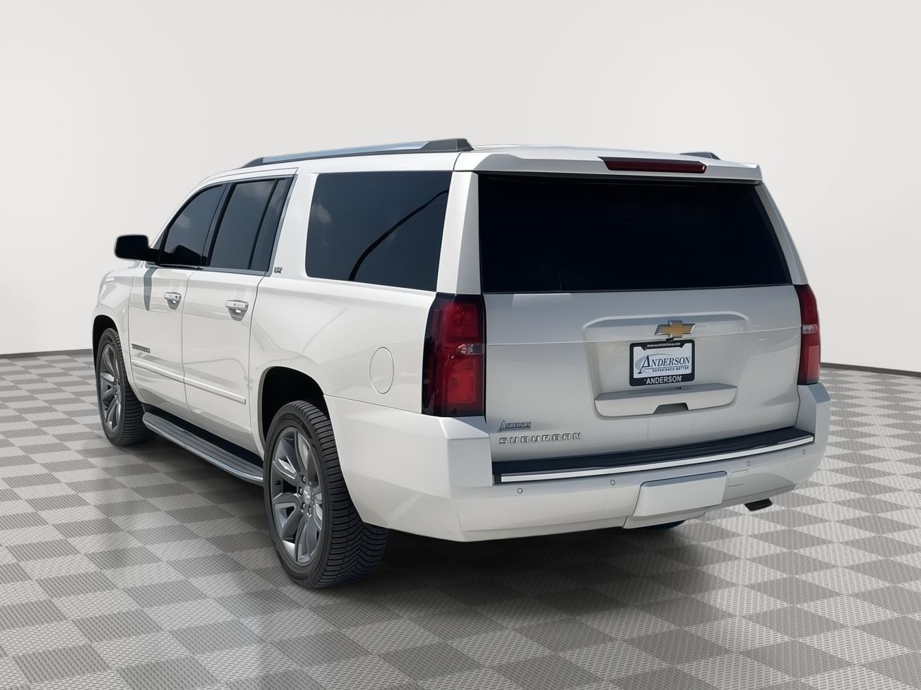 Vehicle photo 4