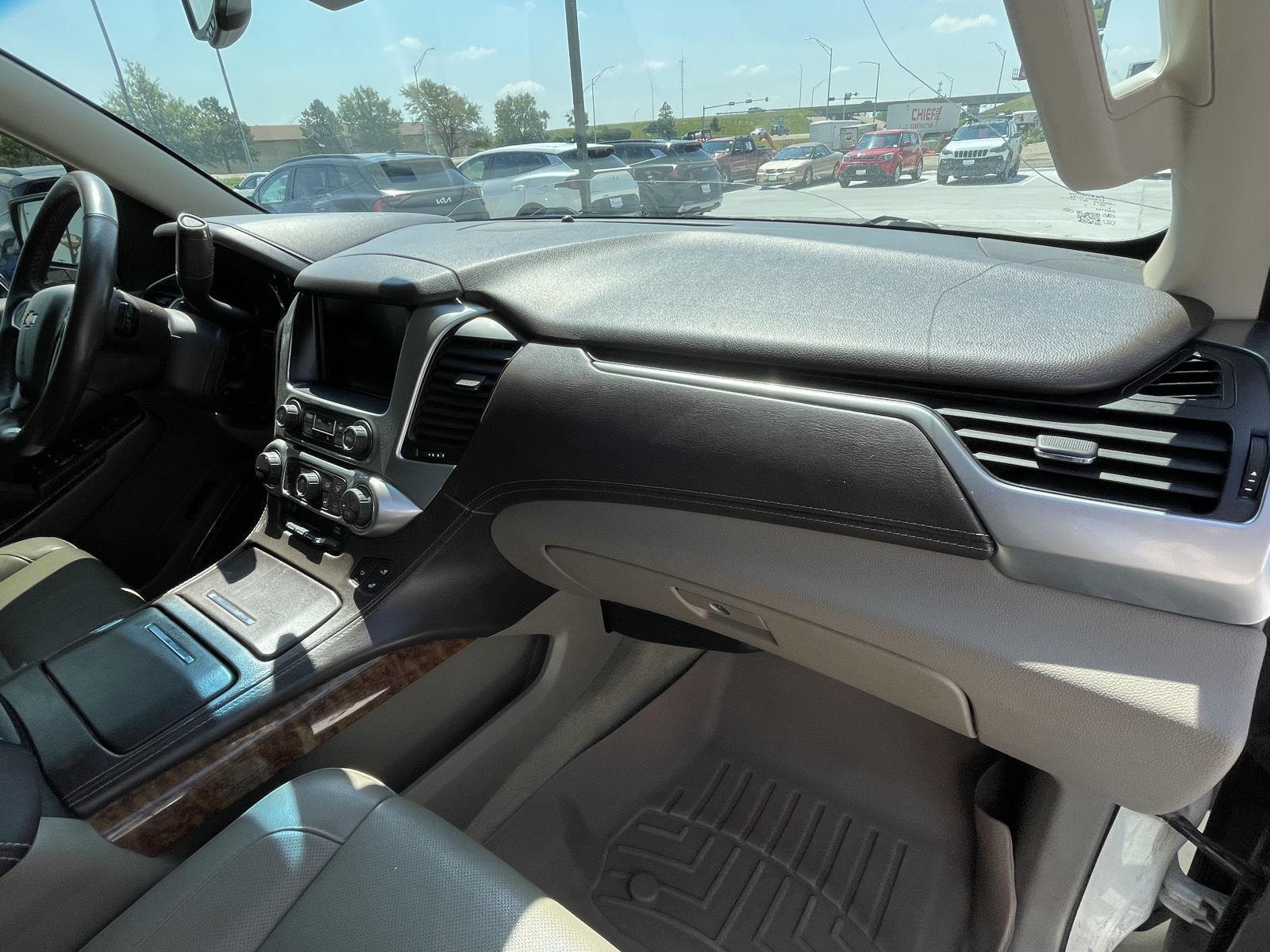 Vehicle photo 19