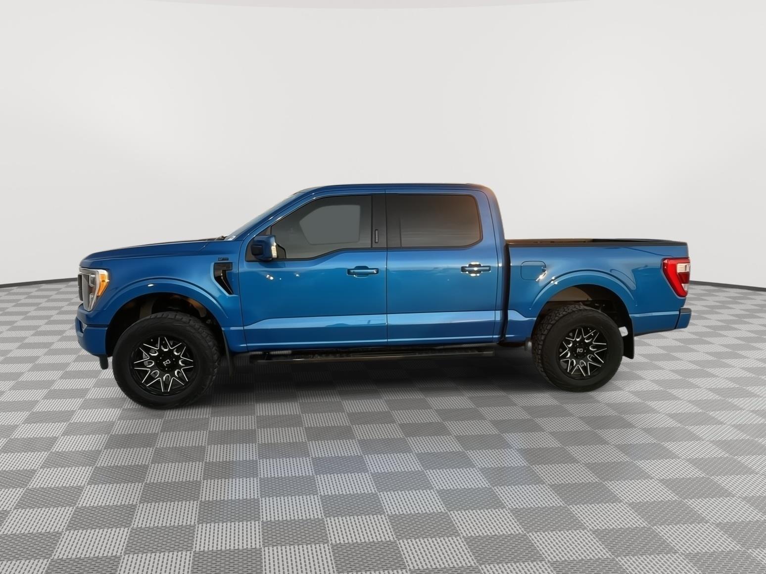 Vehicle photo 2
