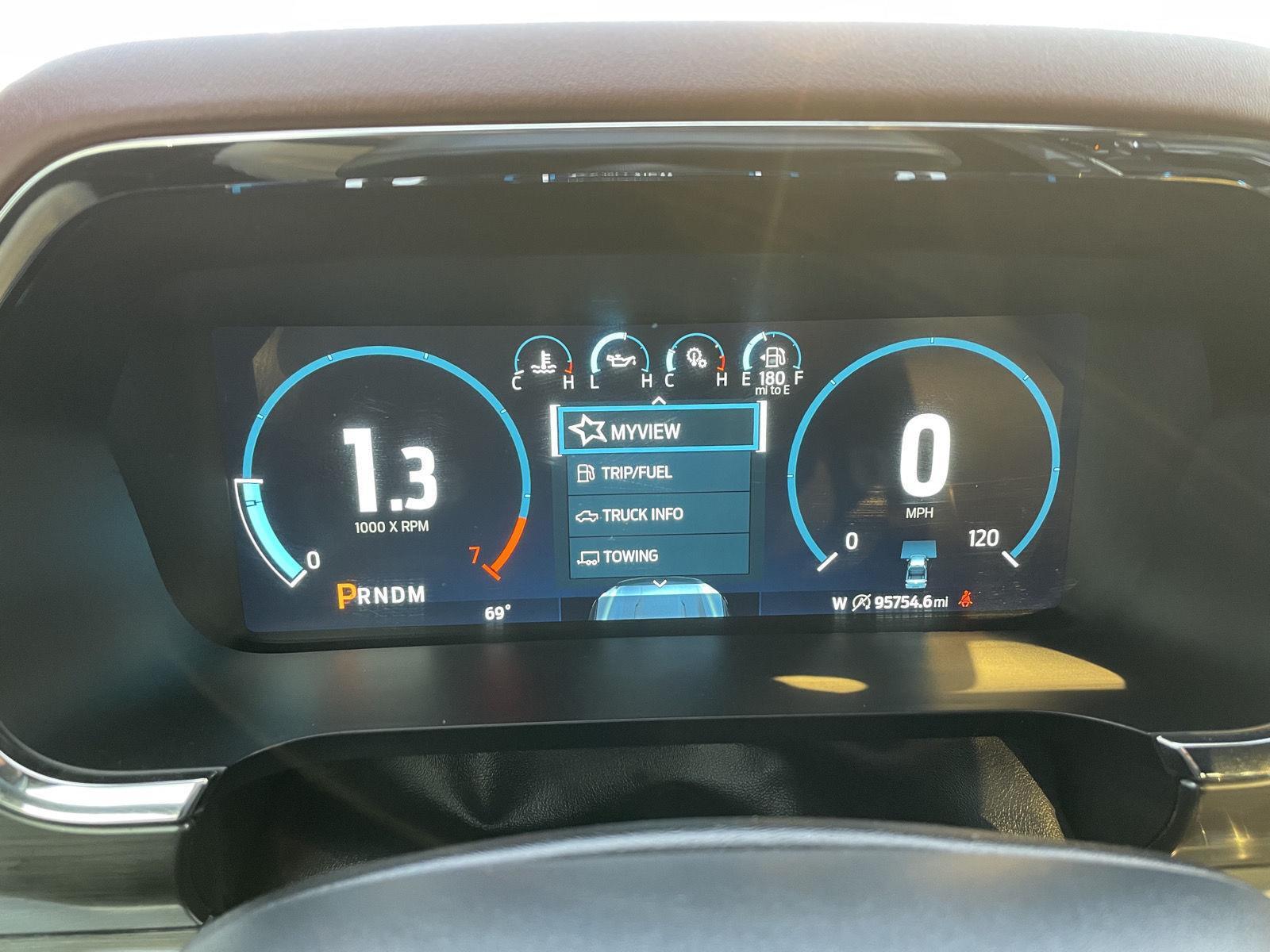 Vehicle photo 3