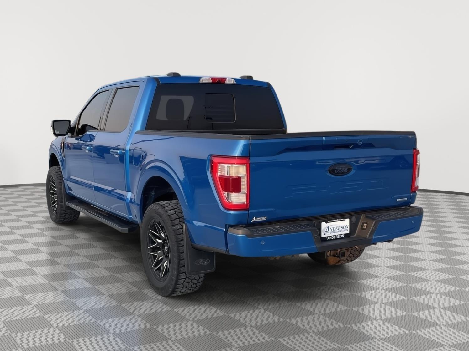 Vehicle photo 4