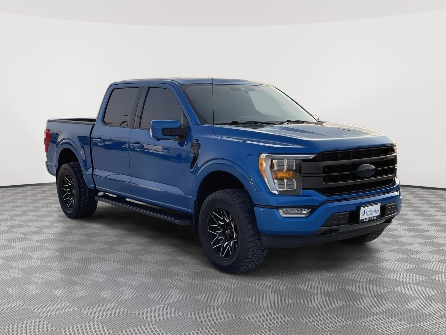 Vehicle photo 8
