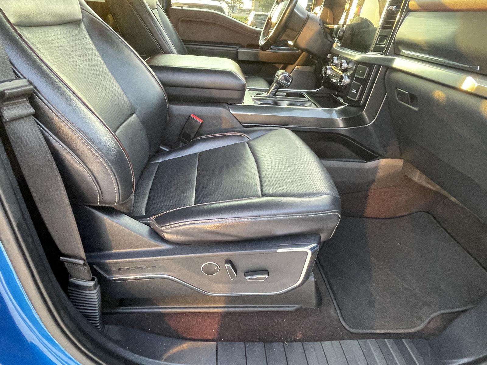 Vehicle photo 17