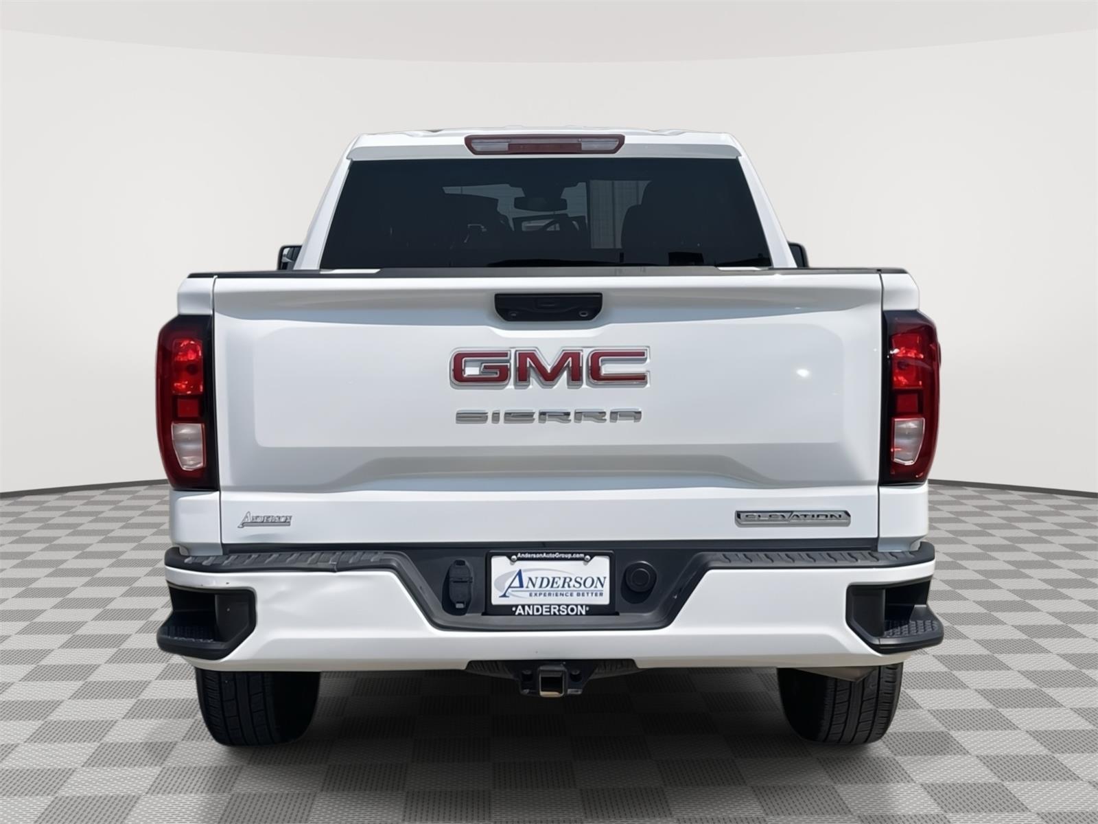Vehicle photo 5