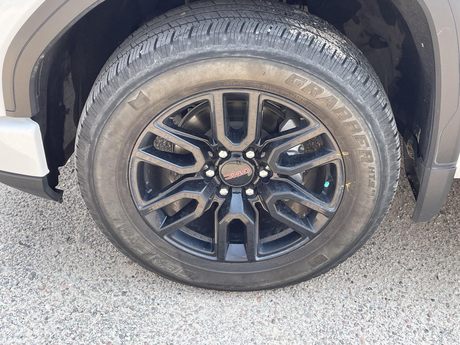 Vehicle photo 10
