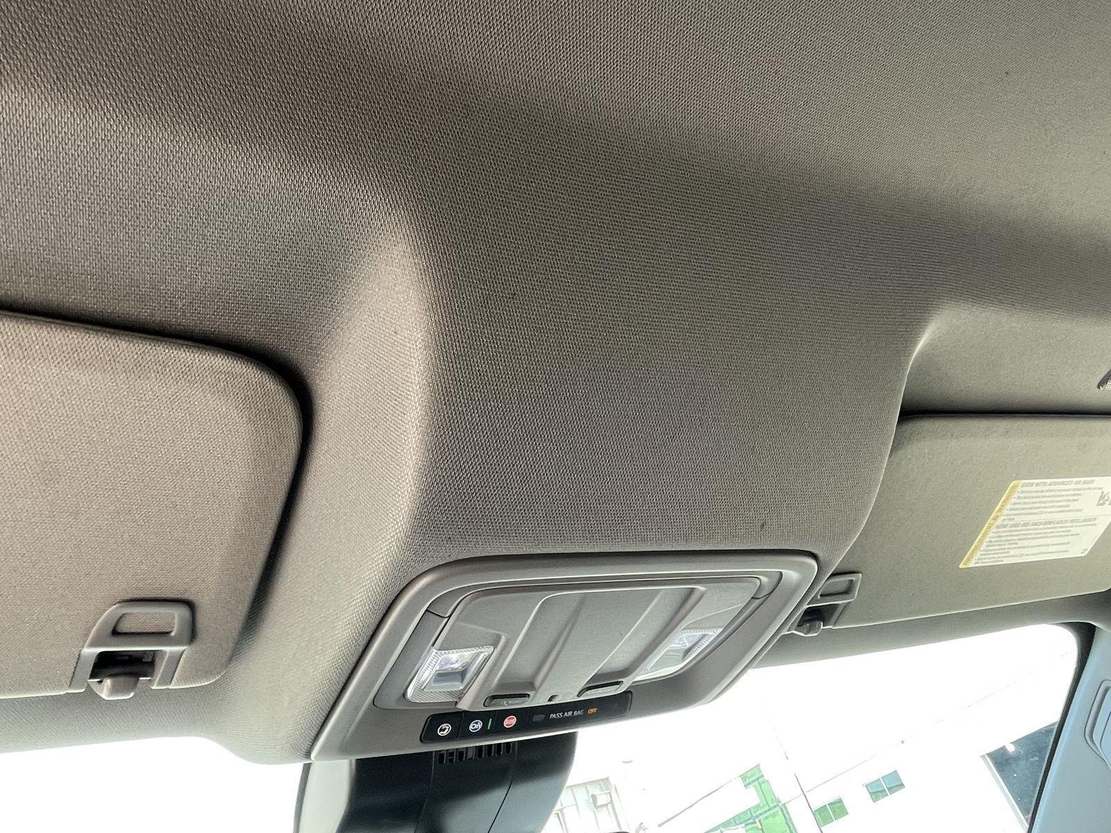 Vehicle photo 16