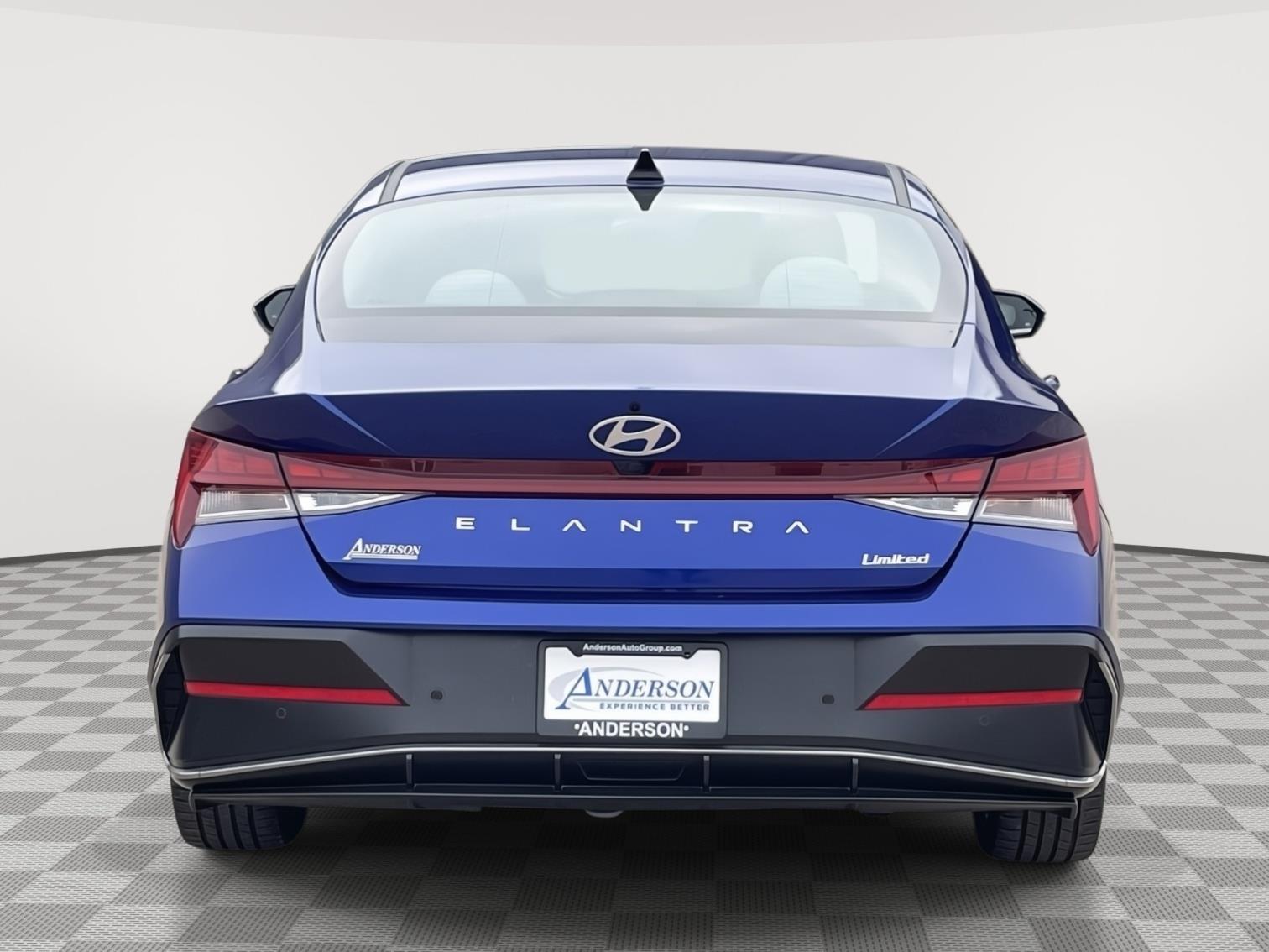 Vehicle photo 5