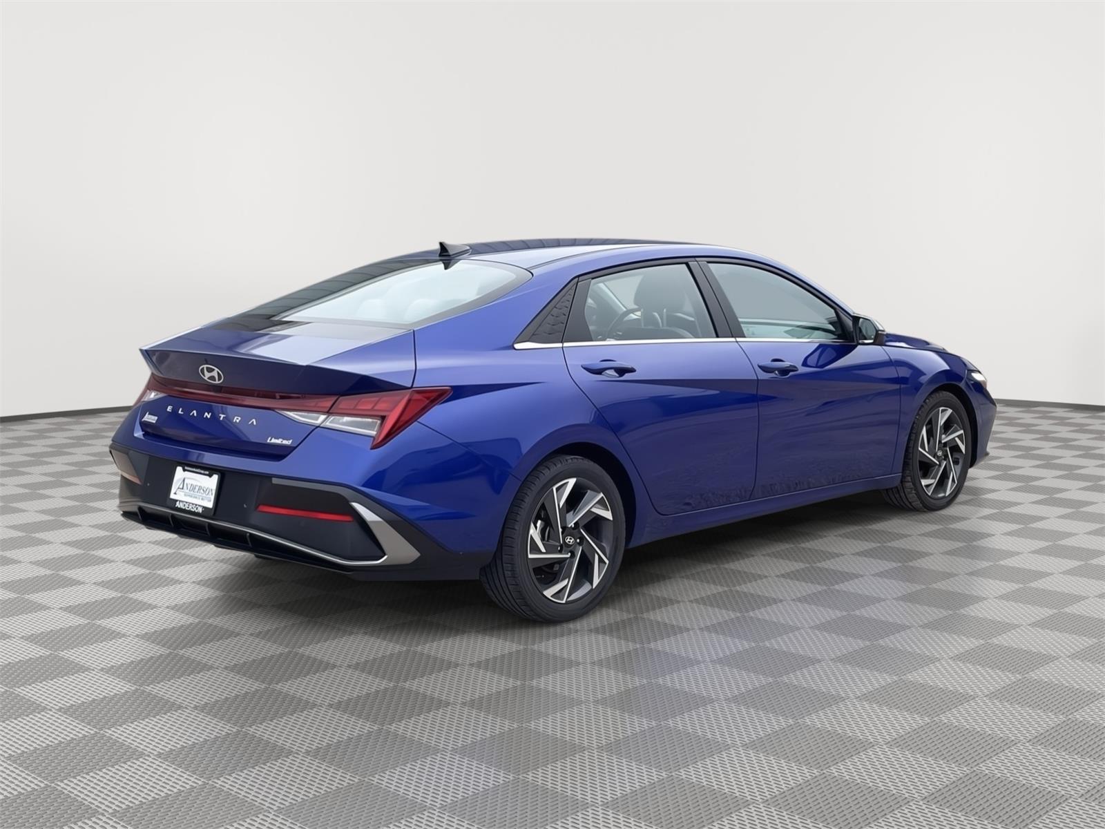 Vehicle photo 6