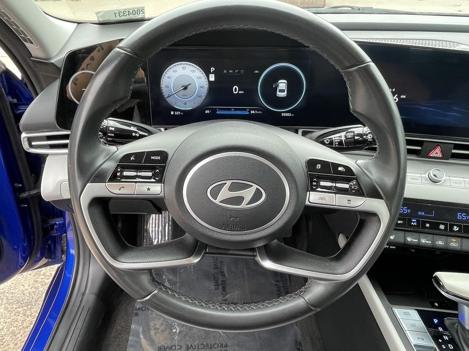 Vehicle photo 13