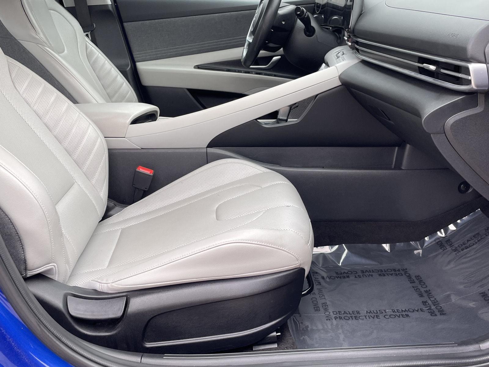 Vehicle photo 21