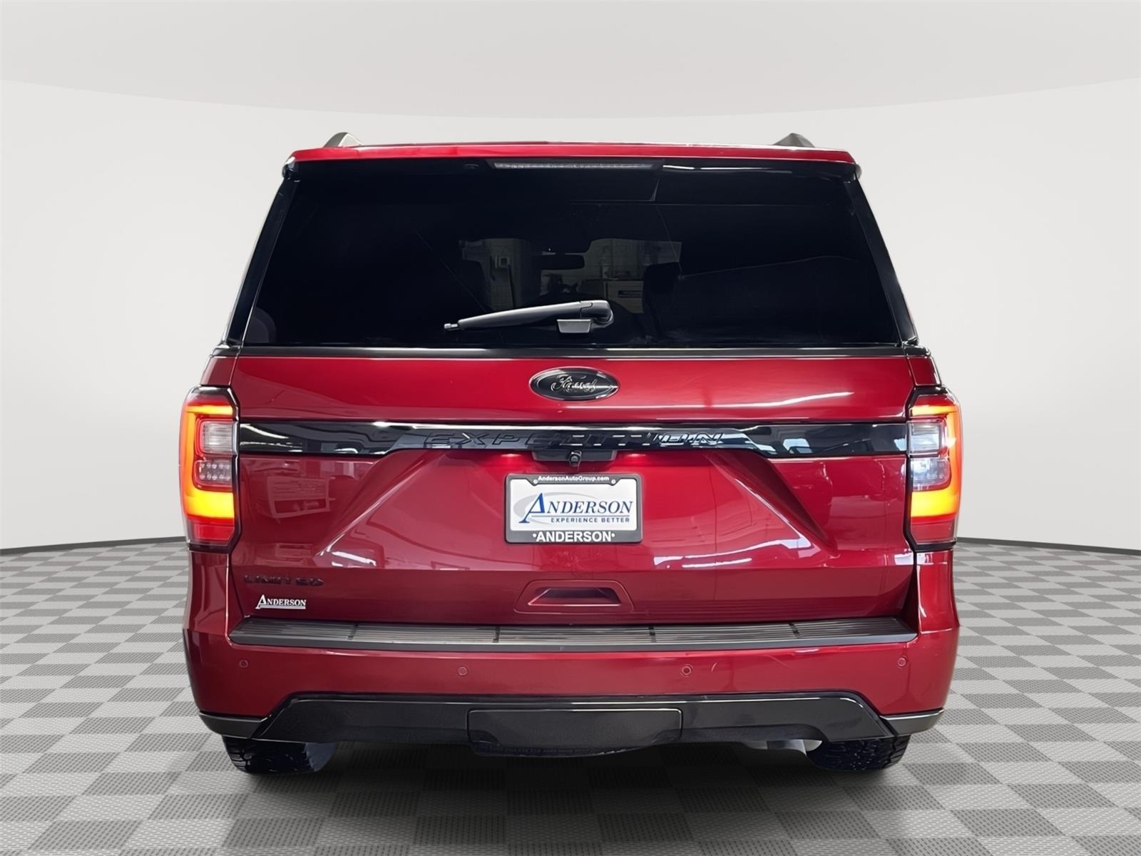 Vehicle photo 5