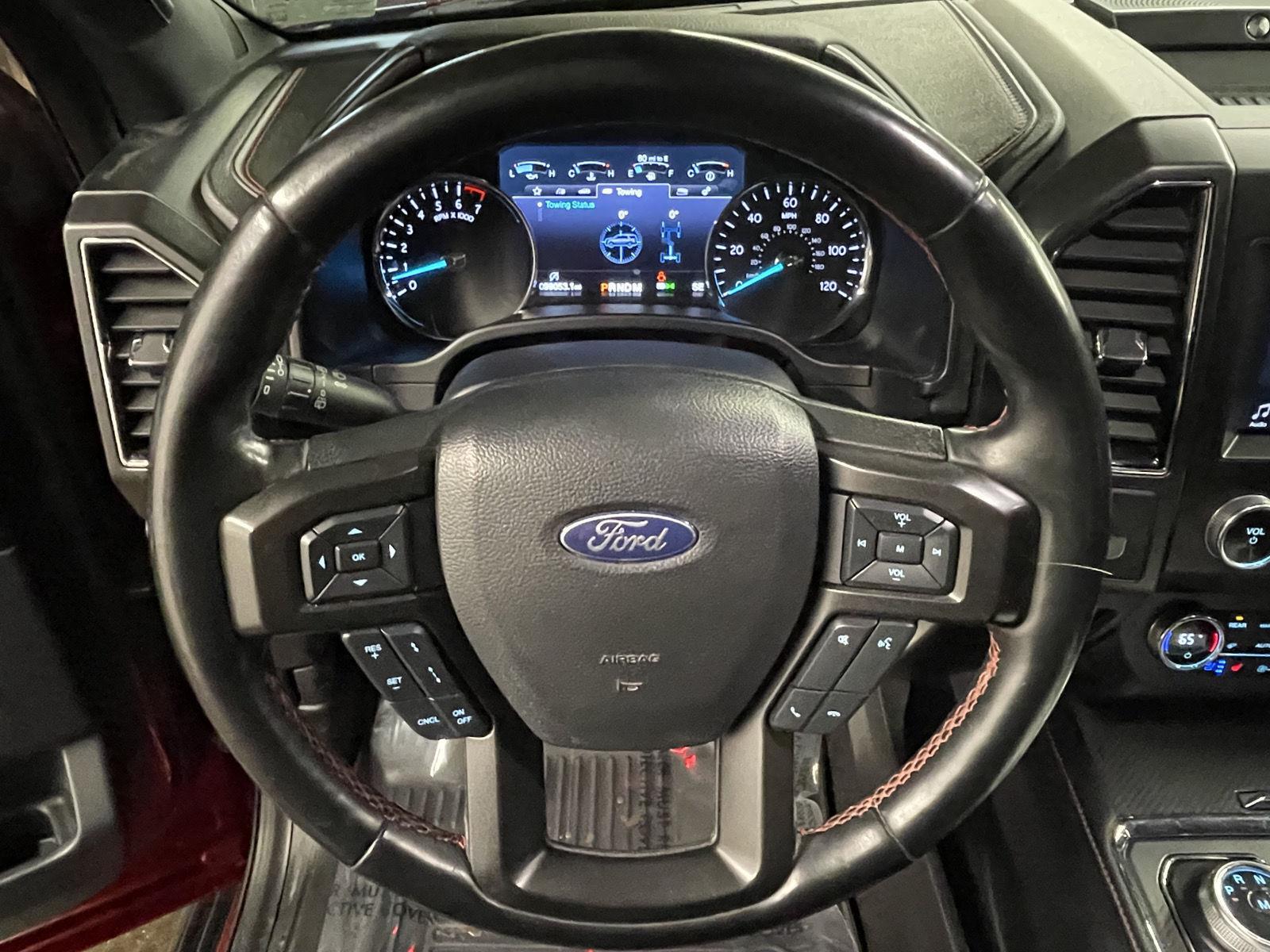 Vehicle photo 13