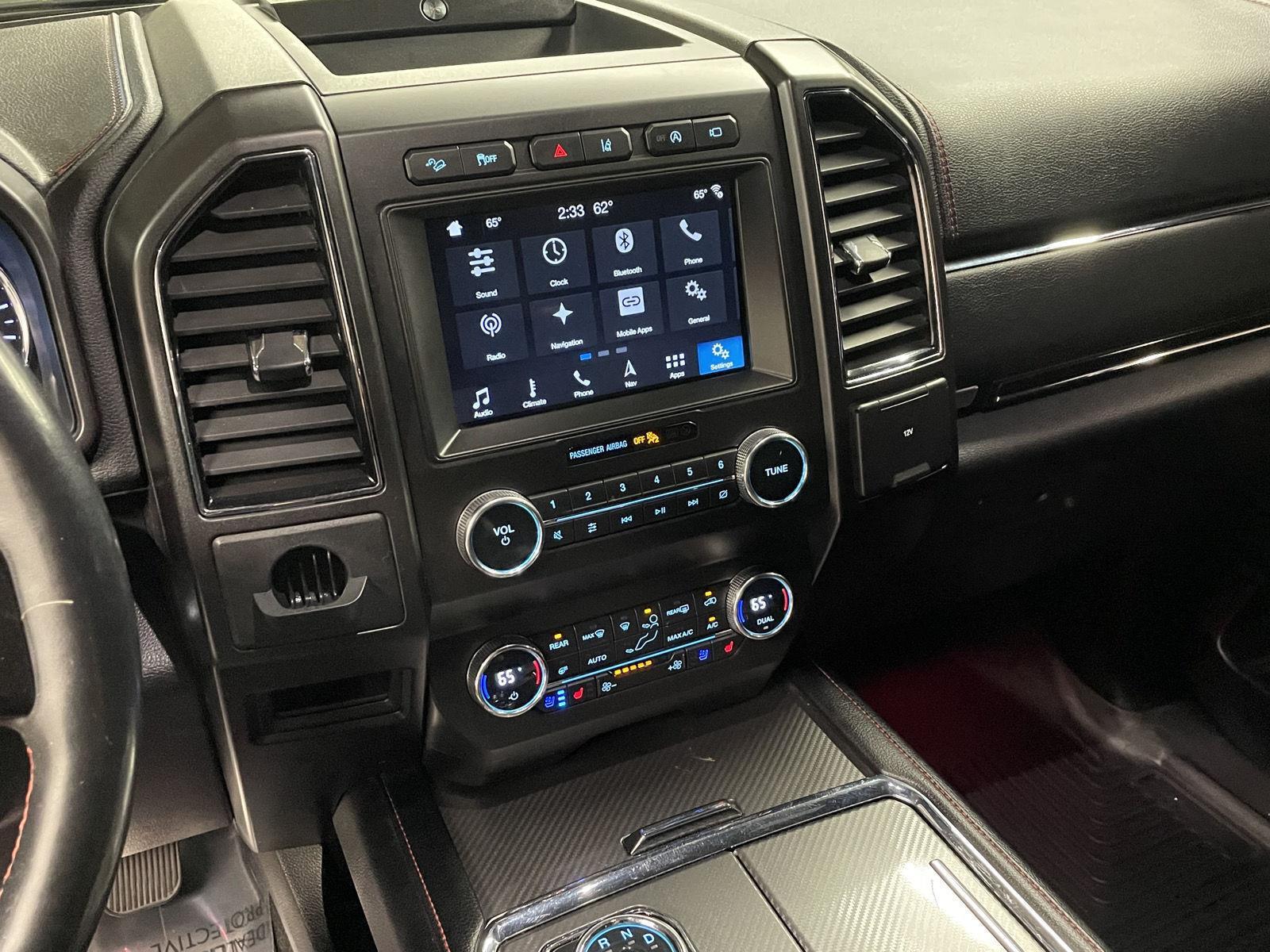 Vehicle photo 15