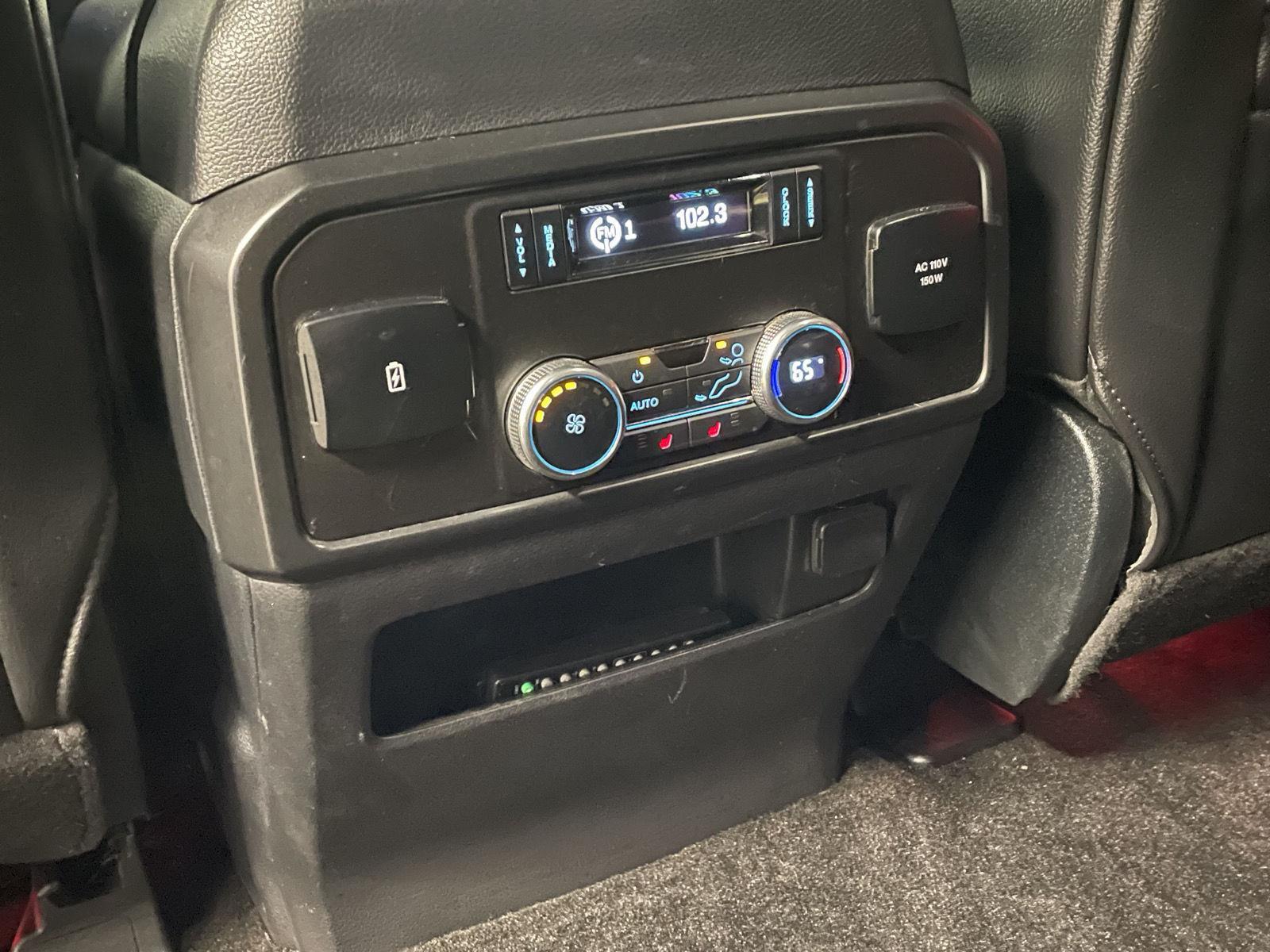 Vehicle photo 20