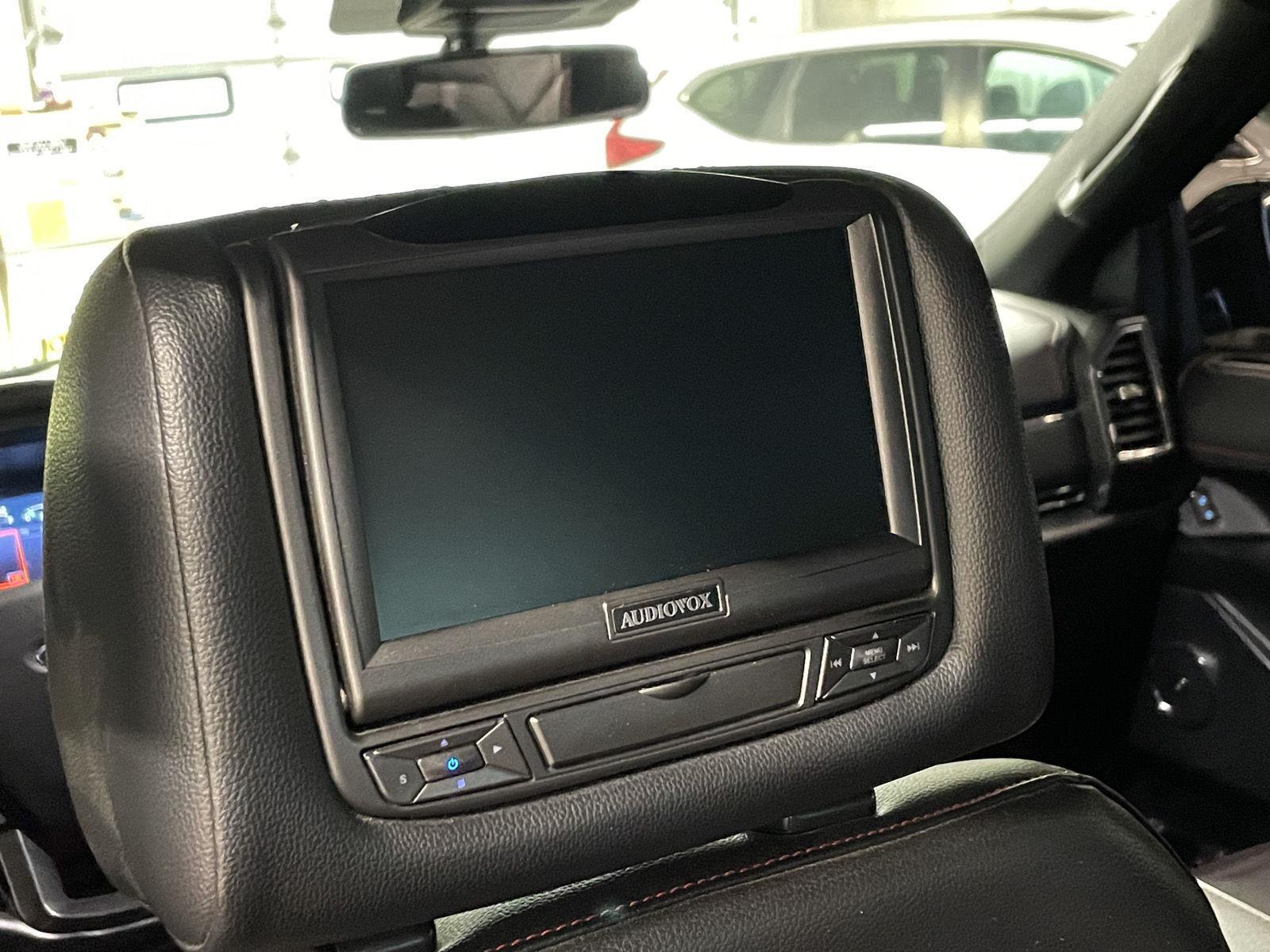 Vehicle photo 21
