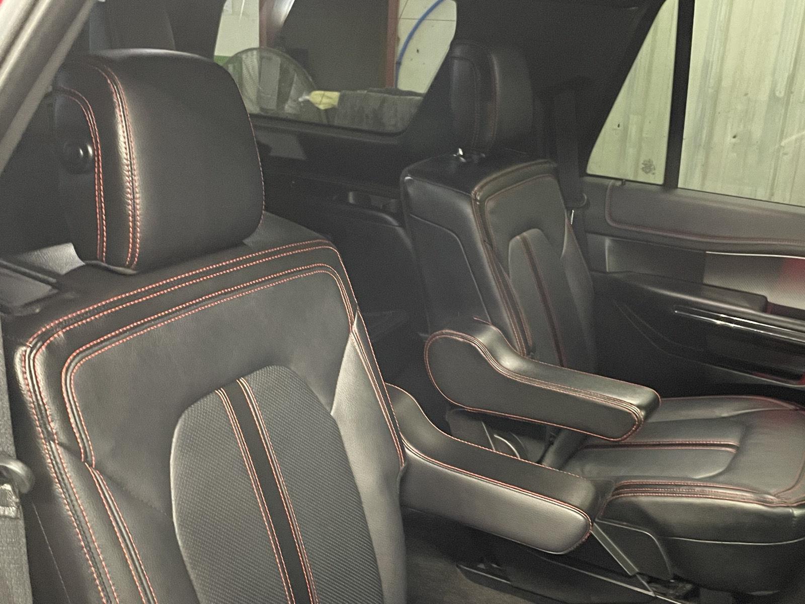 Vehicle photo 23