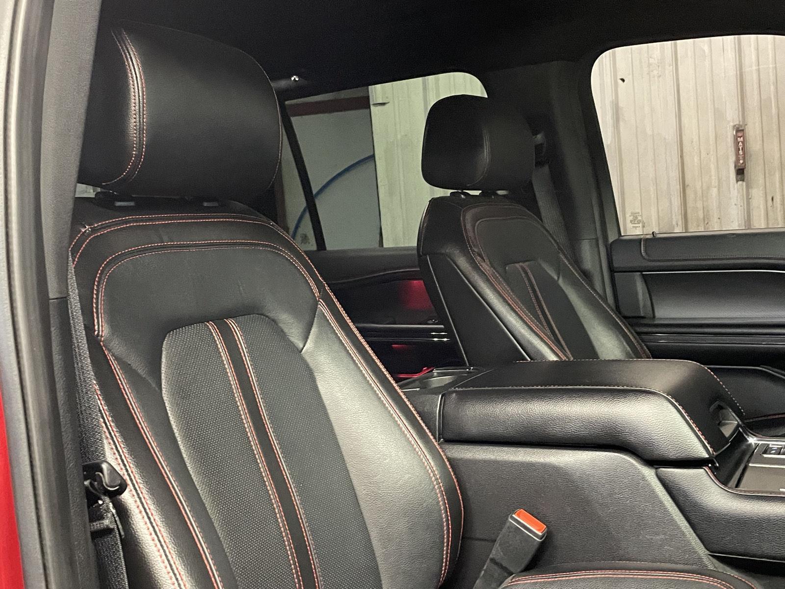 Vehicle photo 25