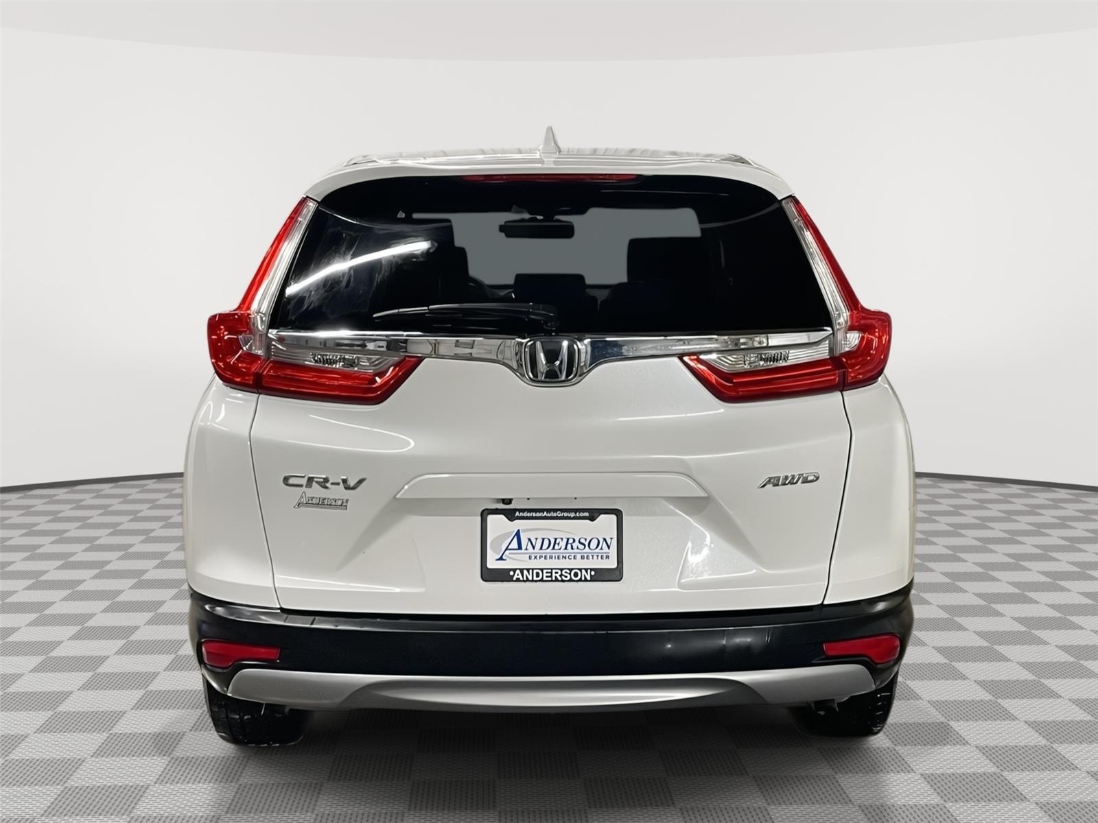 Vehicle photo 5