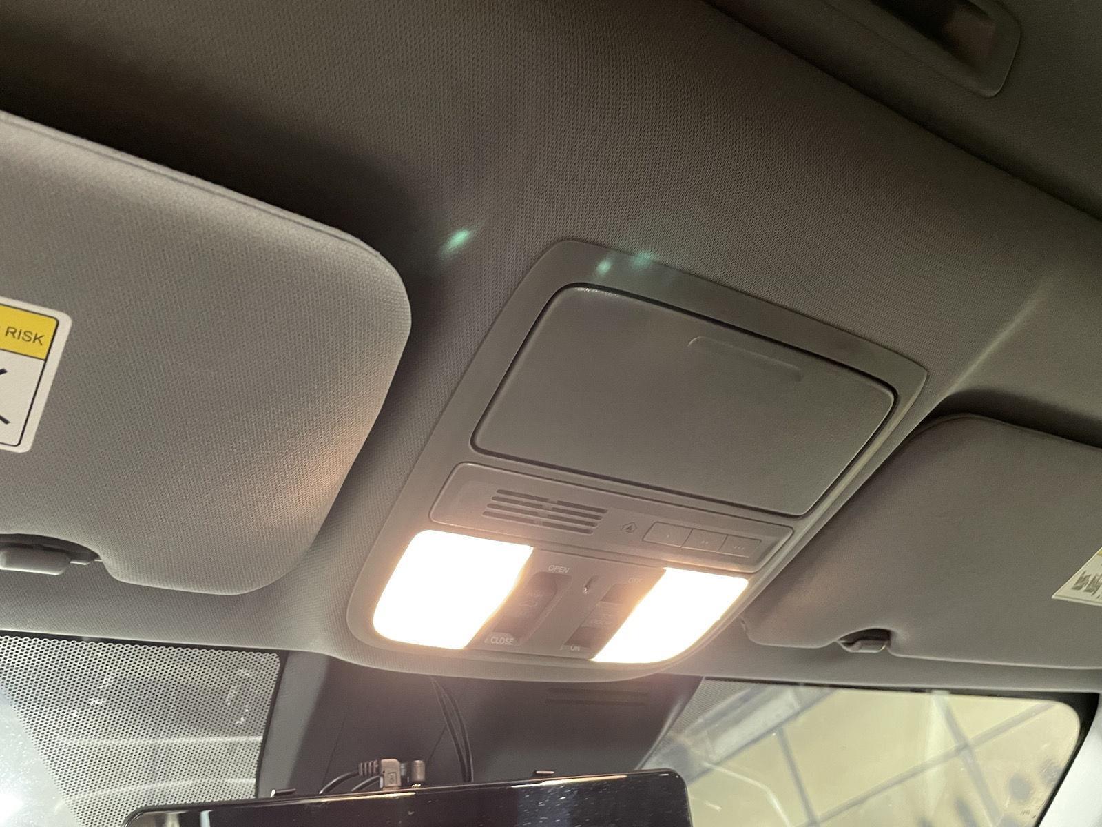 Vehicle photo 16