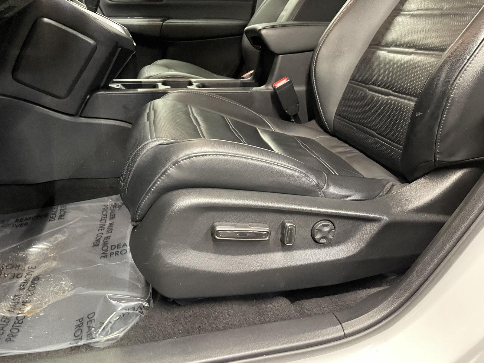 Vehicle photo 17