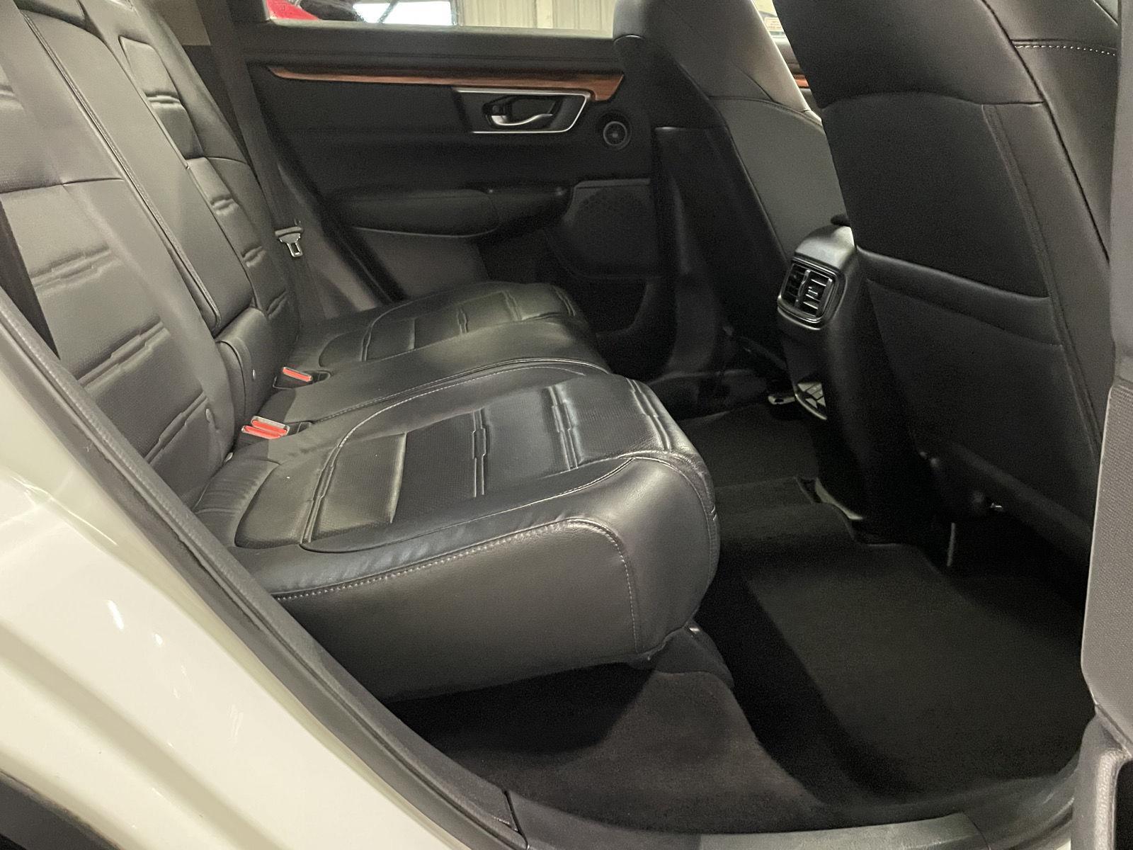 Vehicle photo 18