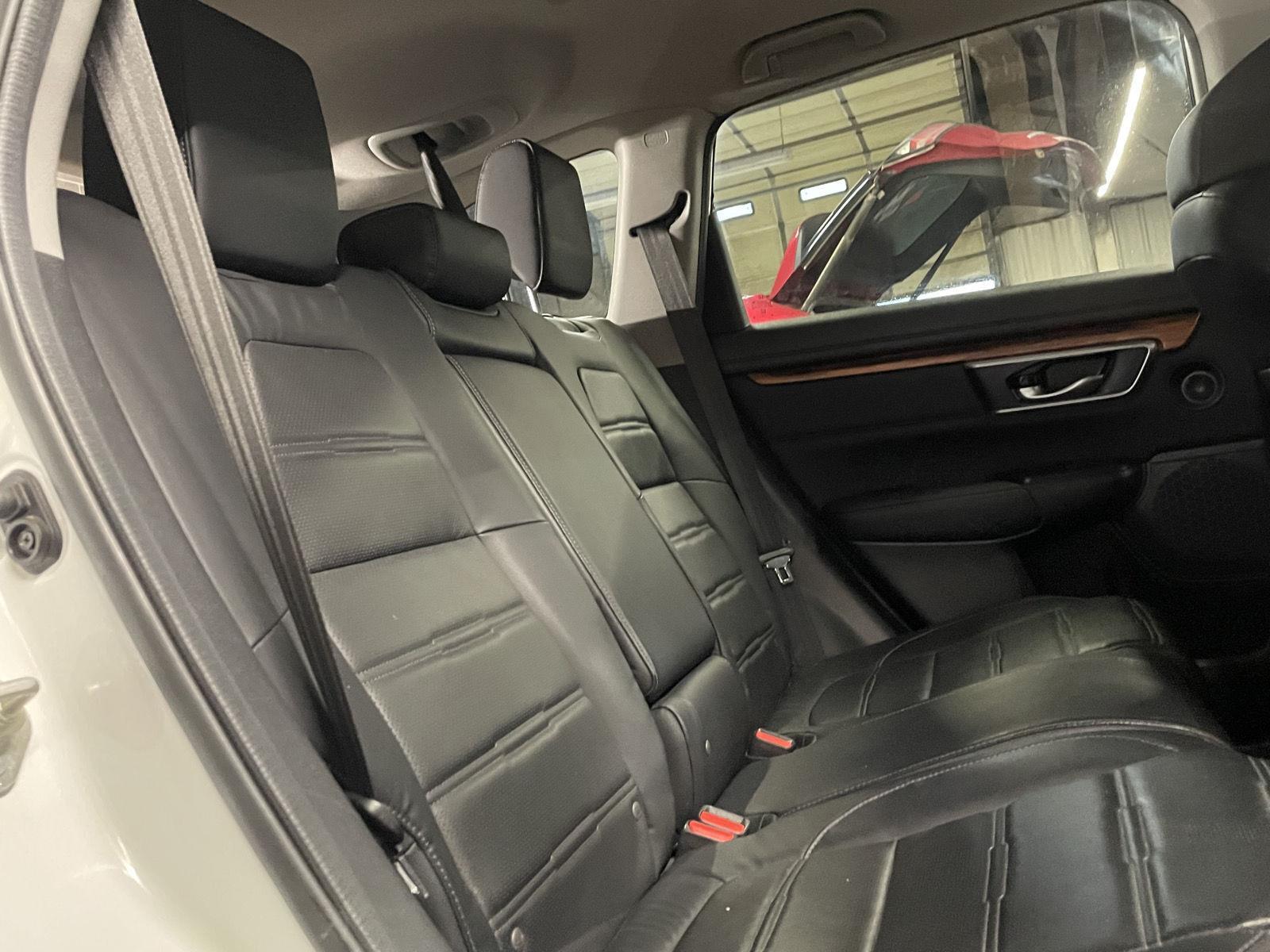 Vehicle photo 19