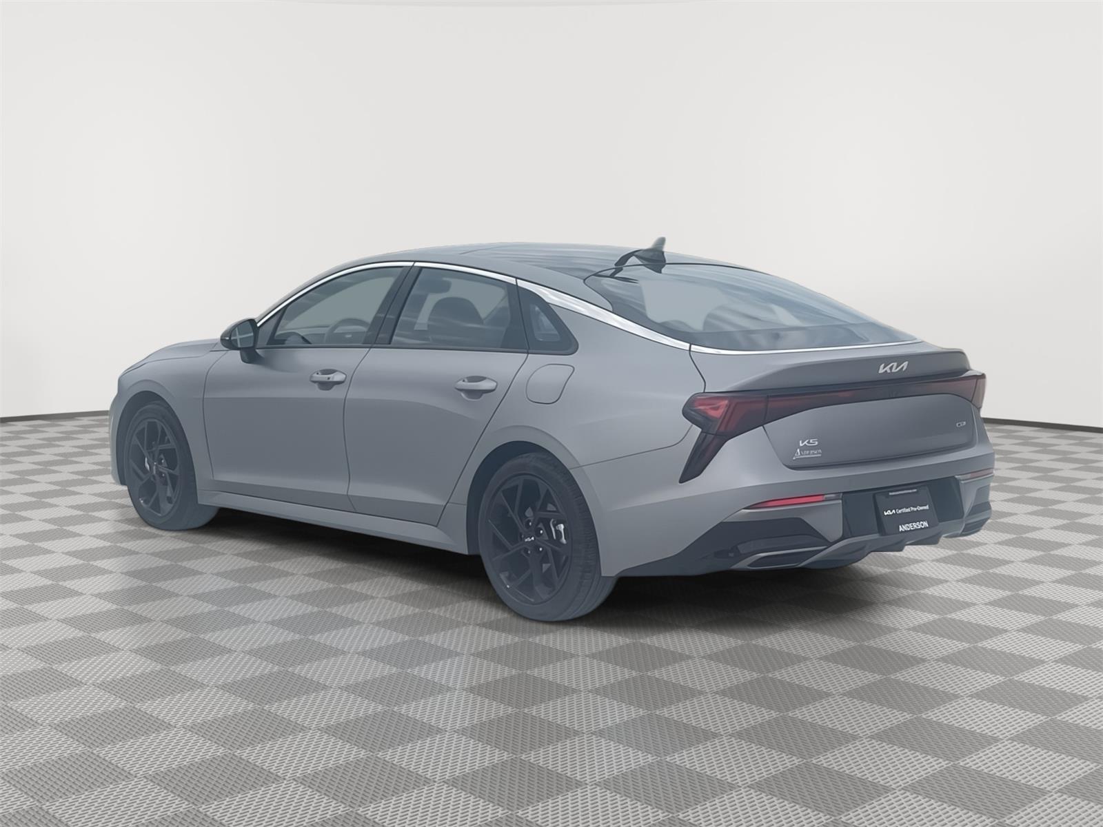 Vehicle photo 4